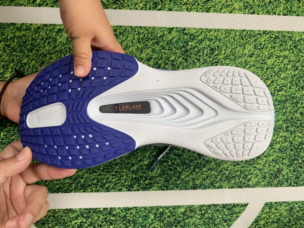 ズームフライ6うら