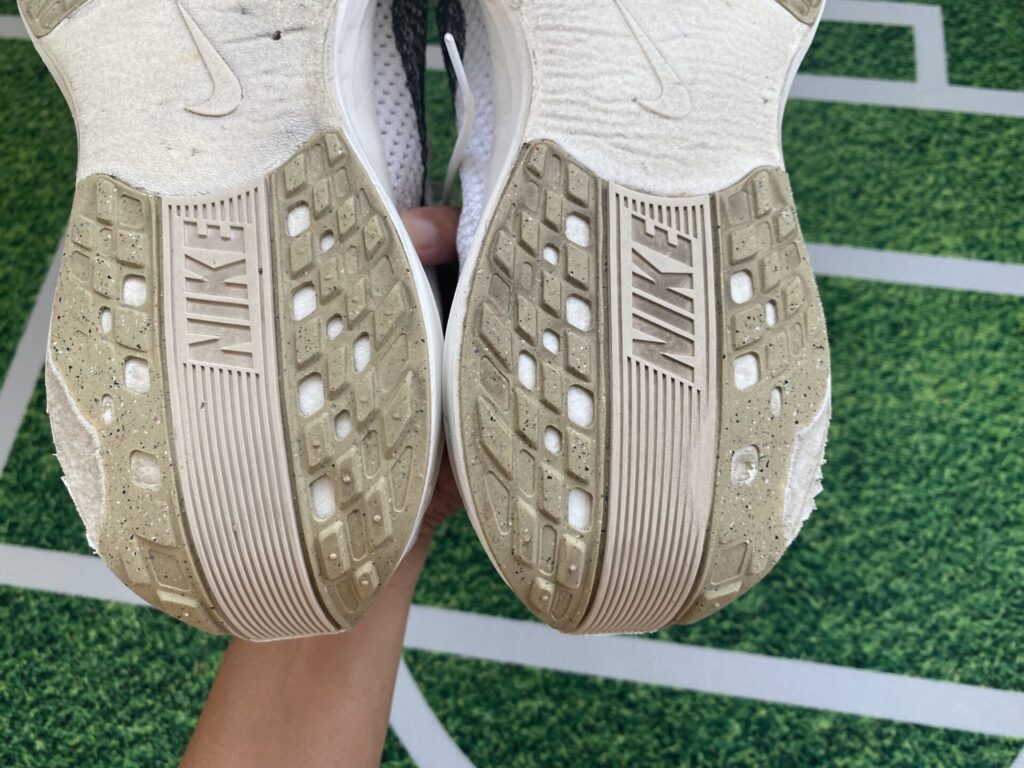 ナイキペガサスプラスアウトソール後ろ