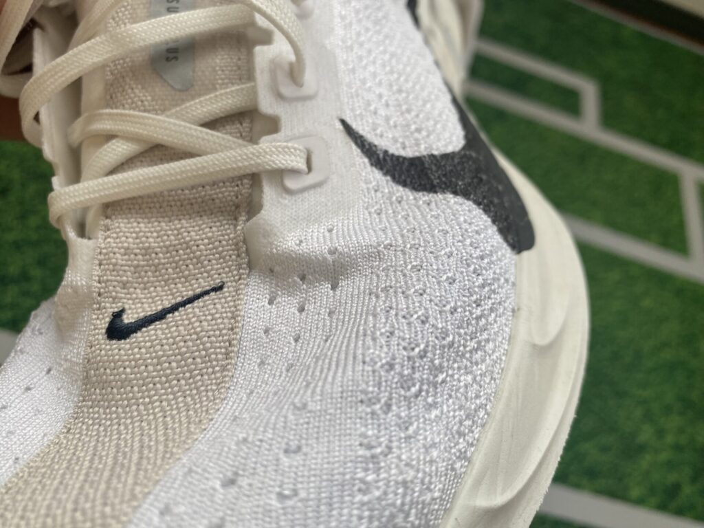 ナイキペガサスプラスアッパー